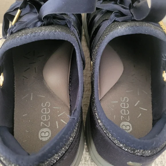 Bzees Women's Sparkle Navy Slipon Sneakers Sz 8.5 - Picture 11 of 12